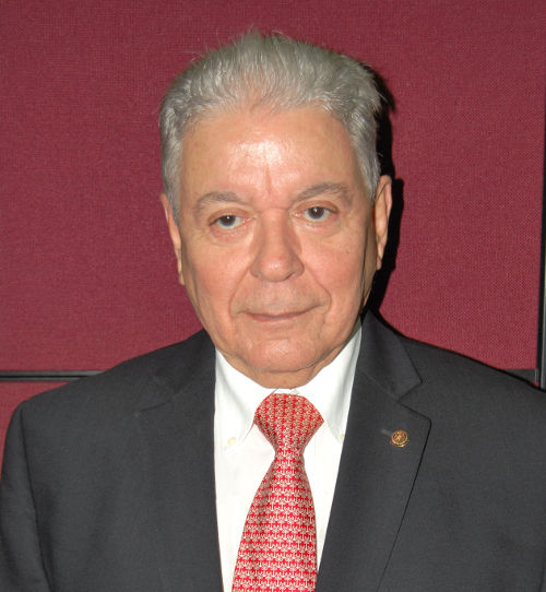 Dr. Moisés Ríos